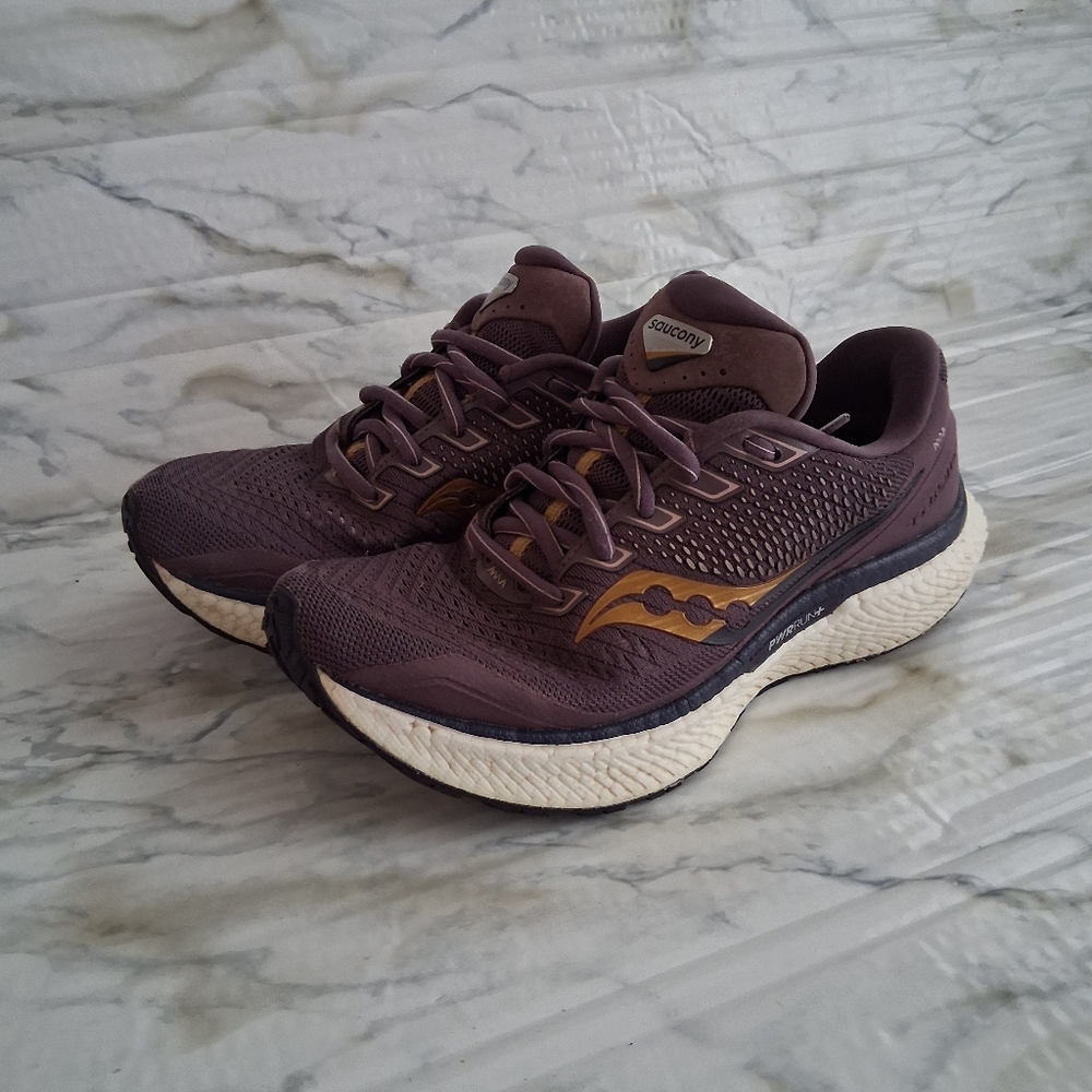 Saucony Triumph 18 Sneakers 7.5